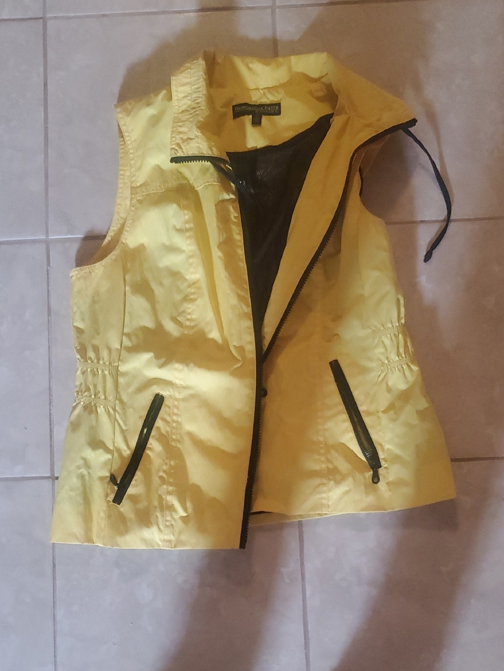 Beautiful Women's Yellow Sleeveless Zip-Front Vest by Unknown Brand